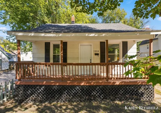 Photo 1 of Sale Pending at 1344 Maude Ave, Grand Rapids, MI 49505 | MLS# 70561477 | Listing updated on 2026-10-13