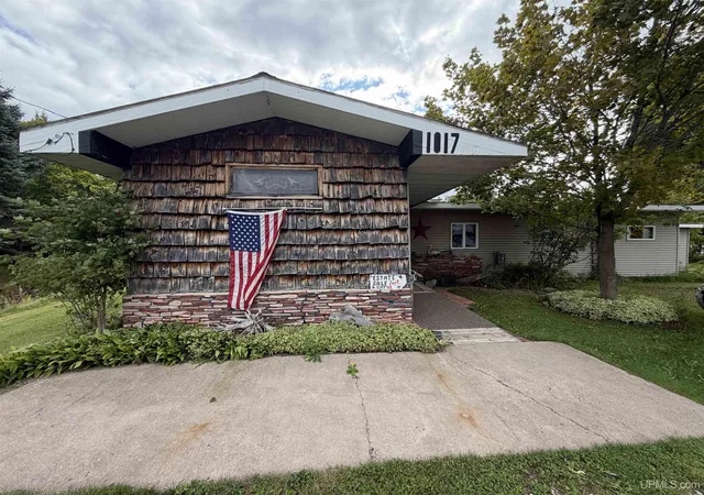 Photo 1 of Single family home for sale at 1017 Us Hwy 41, Baraga, MI 49908 | MLS# 50221648 | Listing updated on 2026-10-21