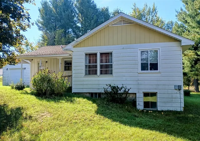 Photo 1 of Single family home for sale at 617 W Sugar Grv Rd, Scottville, MI 49454 | MLS# 70561849 | Listing updated on 2026-10-12