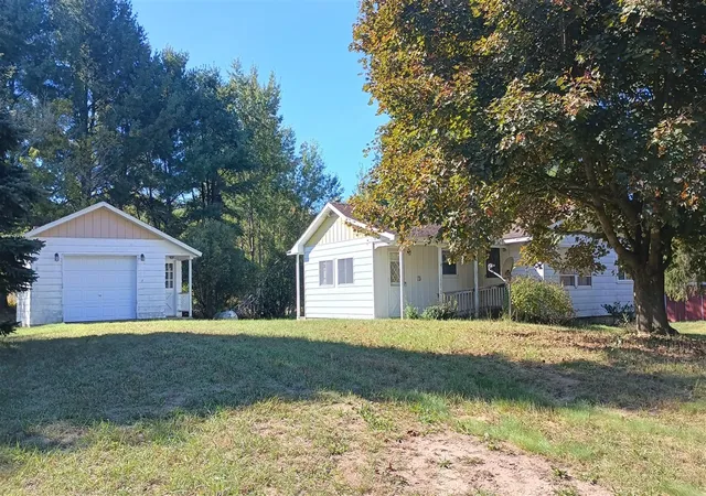 Photo 2 of Single family home for sale at 617 W Sugar Grv Rd, Scottville, MI 49454 | MLS# 70561849 | Listing updated on 2026-10-12