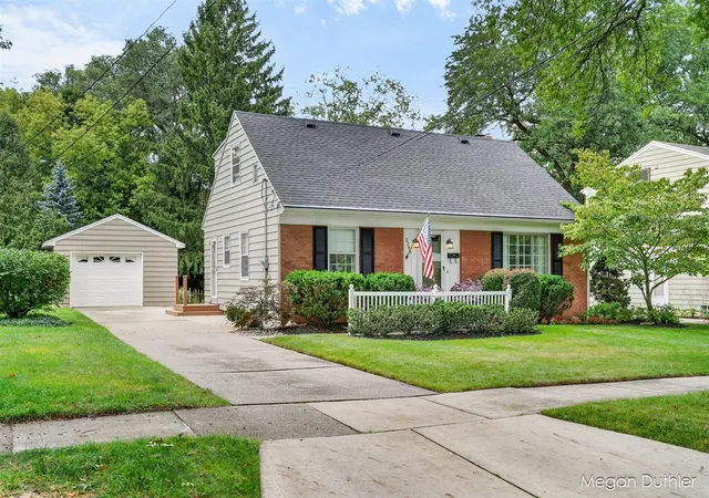 Photo 1 of Sale Pending at 2345 Rosewood Ave, Grand Rapids, MI 49506 | MLS# 70557919 | Listing updated on 2026-09-15