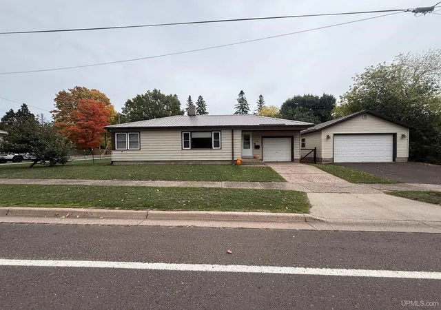 Single family home for sale at 420 N Hemlock St, Ironwood, MI 49938 | MLS# 50223552
