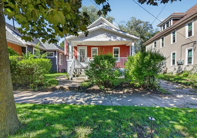 Photo 1 of Single family home for sale at 945 Jennette Ave, Grand Rapids, MI 49504 | MLS# 70560831 | Listing updated on 2026-10-19