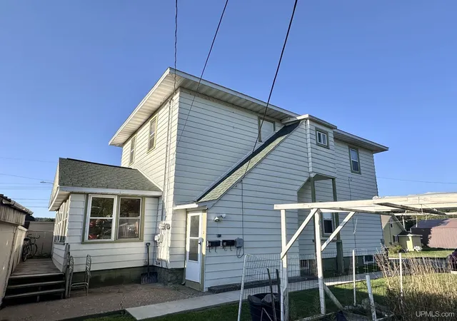 Photo 3 of Multi family home for sale at 1305 Vulcan St, Iron Mountain, MI 49801 | MLS# 50221531 | Listing updated on 2026-09-12