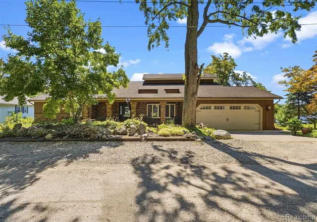 Photo 1 of Single family home for sale at 3232 Shady Oak Dr, Columbiaville, MI 48421 | MLS# 61029850 | Listing updated on 2026-10-08