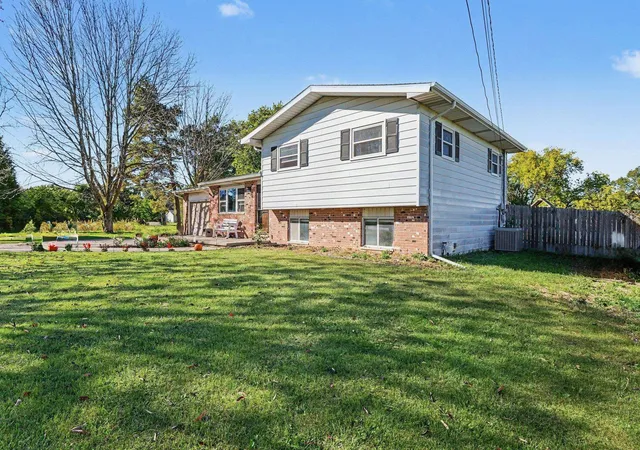 Photo 2 of Single family home for sale at 2145 Cass Ave Rd, Bay City, MI 48708 | MLS# 50223826 | Listing updated on 2026-10-20