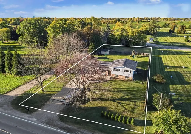 Photo 3 of Single family home for sale at 2145 Cass Ave Rd, Bay City, MI 48708 | MLS# 50223826 | Listing updated on 2026-10-20
