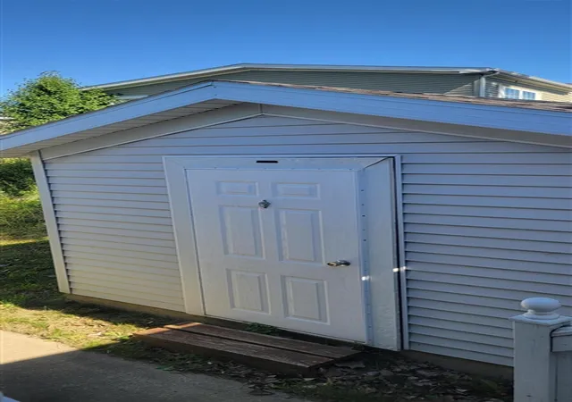 Photo 4 of Single family home for sale at 2836 Verona Dr, Northville, MI 48167 | MLS# 70549329 | Listing updated on 2026-09-08