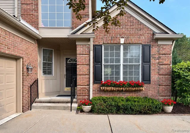 Photo 3 of Condo for sale at 1627 Boulder Ct, Rochester, MI 48306 4810 | MLS# 61024934 | Listing updated on 2026-09-12