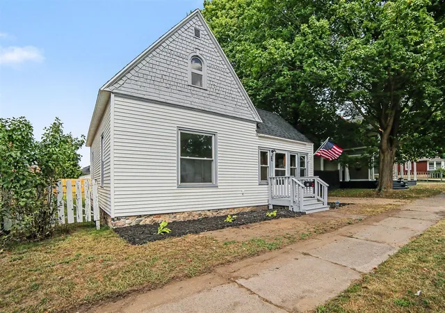 Photo 3 of Single family home for sale at 56 Ferry St, Shelby, MI 49455 | MLS# 70555059 | Listing updated on 2026-09-16