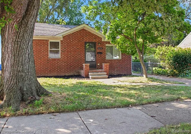 Photo 2 of Single family home for sale at 8154 Prospect Ave, Warren, MI 48089 2973 | MLS# 61023921 | Listing updated on 2026-09-16