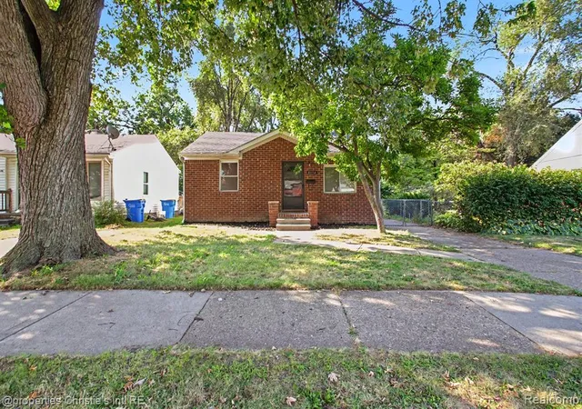 Photo 3 of Single family home for sale at 8154 Prospect Ave, Warren, MI 48089 2973 | MLS# 61023921 | Listing updated on 2026-09-16