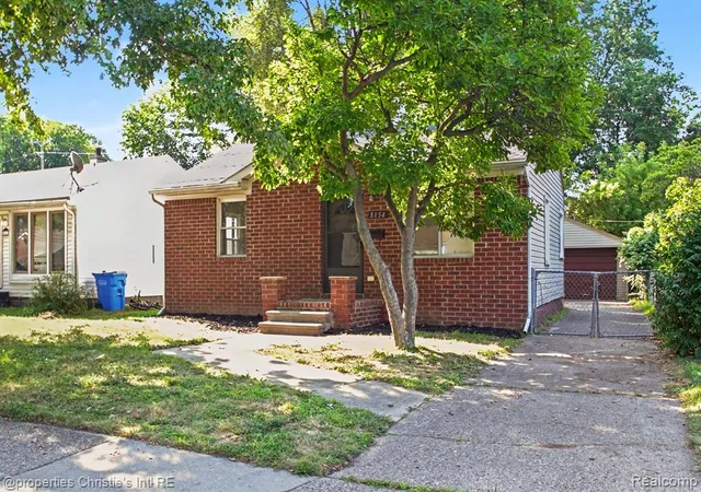 Photo 3 of Single family home for sale at 8154 Prospect Ave, Warren, MI 48089 2973 | MLS# 61023921 | Listing updated on 2026-10-18