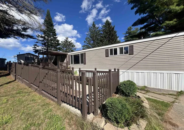 Photo 2 of Manufactured home for sale at 3000 Us 41 #28 Hwy, Marquette, MI 49855 | MLS# 50222702 | Listing updated on 2026-10-20