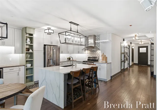 Listing Photo 3 - Condo for sale in building located at 600 7Th St, Grand Rapids, MI 49504 - Unit #204