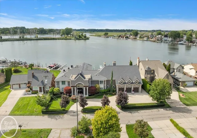 Photo 3 of Single family home for sale at 38371 Huron Pointe Dr, Harrison Township, MI 48045 | MLS# 50185325 | Listing updated on 2026-09-15