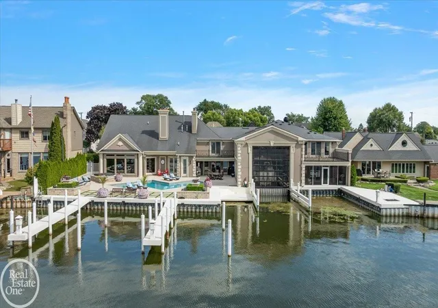 Photo 3 of Single family home for sale at 38371 Huron Pointe Dr, Harrison Township, MI 48045 | MLS# 50185325 | Listing updated on 2026-09-15