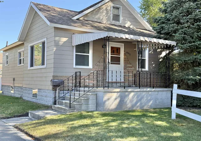 Photo 1 of Single family home for sale at 802 State St, Bay City, MI 48706 | MLS# 50223253 | Listing updated on 2026-09-30