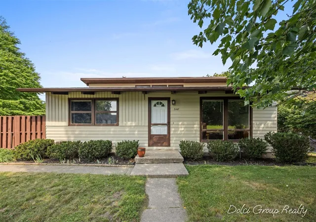 Photo 1 of Sale Pending at 3147 Tuell St, Grand Rapids, MI 49504 | MLS# 70556632 | Listing updated on 2026-09-10