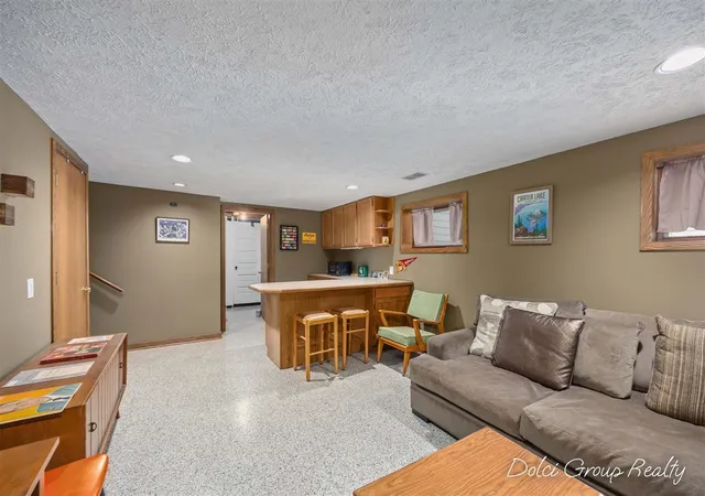 Photo 4 of Sale Pending at 3147 Tuell St, Grand Rapids, MI 49504 | MLS# 70556632 | Listing updated on 2026-09-10