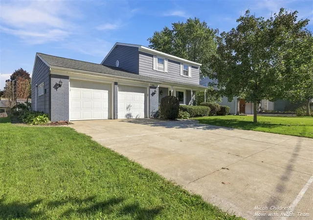Photo 1 of Single family home for sale at 2016 Edgewood Ave, Grand Rapids, MI 49546 | MLS# 70560754 | Listing updated on 2026-10-25