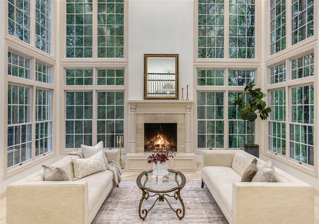 Photo 3 of Mansion for sale at 1233 Ballybunion Ct, Grand Rapids, MI 49546 | MLS# 70526945 | Listing updated on 2026-09-09