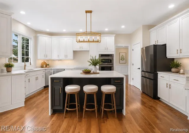Photo 3 of Sale Pending at 49899 Leyland Cir, Novi, MI 48374 2145 | MLS# 61025262 | Listing updated on 2026-10-19
