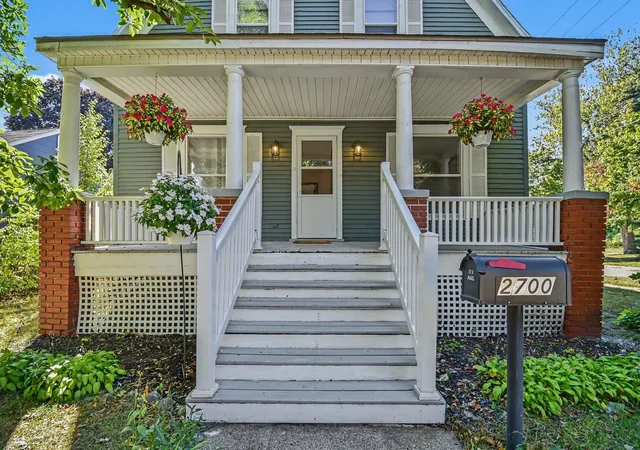 Photo 2 of Single family home for sale at 2700 N Vanburen St, Bay City, MI 48708 | MLS# 50223423 | Listing updated on 2026-10-15