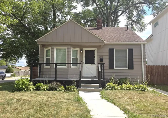 Photo 1 of Single family home for sale at 203 S Wilson Ave, Royal Oak, MI 48067 2946 | MLS# 61025432 | Listing updated on 2026-09-15