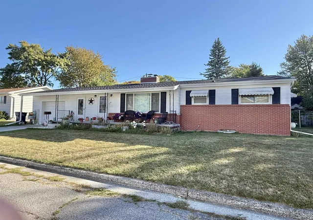 Photo 1 of Sale Pending at 2 Brady Ct, Bay City, MI 48708 | MLS# 50223244 | Listing updated on 2026-10-05