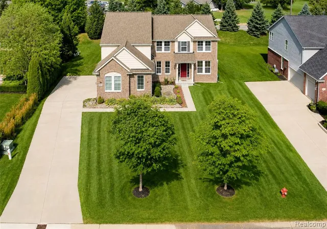 Photo 2 of Single family home for sale at 54908 N Grenelefe Cir, South Lyon, MI 48178 | MLS# 61030758 | Listing updated on 2026-10-17