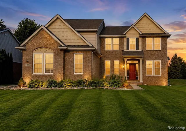 Photo 3 of Single family home for sale at 54908 N Grenelefe Cir, South Lyon, MI 48178 | MLS# 61030758 | Listing updated on 2026-10-17