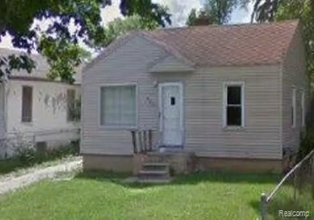 Photo 1 of Single family home for sale at 618 E Parkway Ave, Flint, MI 48505 2960 | MLS# 60949563 | Listing updated on 2026-09-10