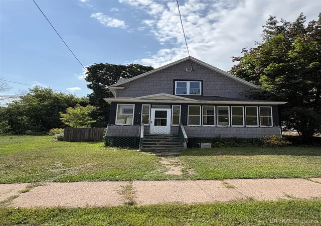Photo 1 of Single family home for sale at 727 Sutherland St, Ironwood, MI 49938 | MLS# 50220698 | Listing updated on 2026-09-03
