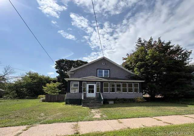 Photo 2 of Single family home for sale at 727 Sutherland St, Ironwood, MI 49938 | MLS# 50220698 | Listing updated on 2026-09-03