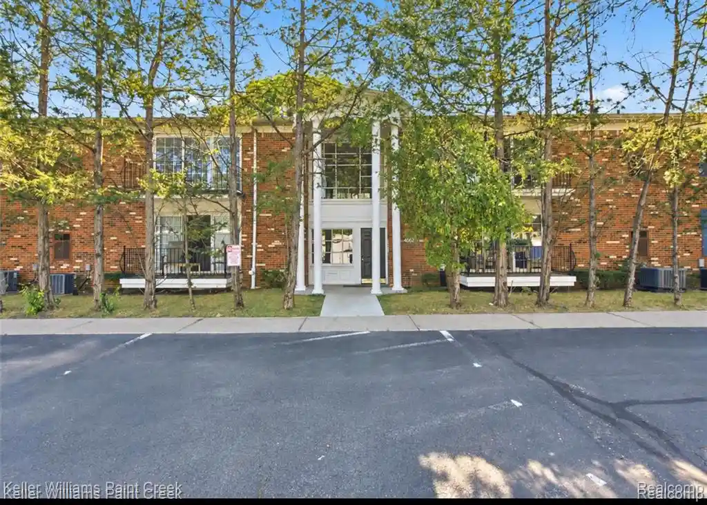Listing Photo 1 - Condo for sale in 408 Fox Hls Dr located at 408 Fox Hls Dr, Bloomfield Hills, MI 48304 - Unit 408 Fox Hills Dr