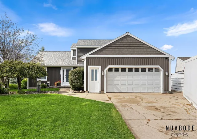 Photo 1 of Single family home for sale at 3037 Bluewater Ln, Grandville, MI 49418 | MLS# 70555914 | Listing updated on 2026-09-10