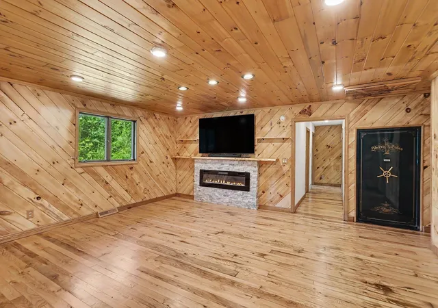 Photo 3 of Single family home for sale at 1888 E Erickson Rd, Pinconning, MI 48650 | MLS# 50221687 | Listing updated on 2026-10-08