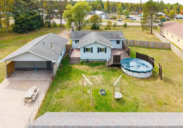 Photo 3 of Single family home for sale at 6565 Us41 Hwy, Marquette, MI 49855 | MLS# 50223823 | Listing updated on 2026-10-10