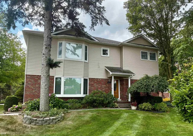 Photo 1 of Single family home for sale at 28900 S River Rd, Harrison Twp, MI 48045 | MLS# 50214937 | Listing updated on 2026-09-07