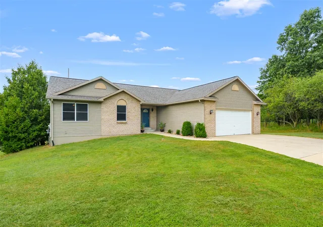Photo 2 of Sale Pending at 50360 29 1/2 St, Paw Paw, MI 49079 | MLS# 70556422 | Listing updated on 2026-09-11