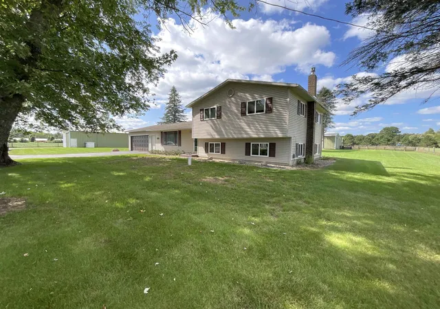 Photo 3 of Single family home for sale at 191 N Hockaday Rd, Gladwin, MI 48624 | MLS# 50221047 | Listing updated on 2026-09-10