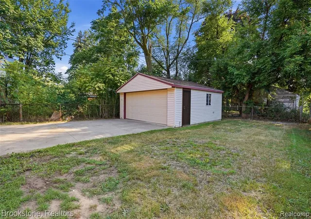 Photo 22 of Sale Pending at 18060 Saint Marys St, Detroit, MI 48235 | MLS# 61025944 | Listing updated on 2026-09-06