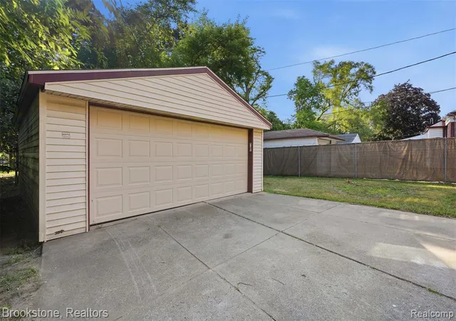 Photo 4 of Sale Pending at 18060 Saint Marys St, Detroit, MI 48235 | MLS# 61025944 | Listing updated on 2026-09-06