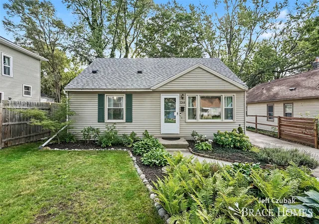 Photo 1 of Single family home for sale at 1344 Mayfield Ave, Grand Rapids, MI 49505 | MLS# 70557837 | Listing updated on 2026-09-15
