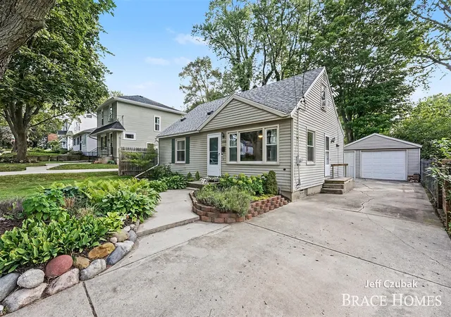 Photo 2 of Single family home for sale at 1344 Mayfield Ave, Grand Rapids, MI 49505 | MLS# 70557837 | Listing updated on 2026-09-15