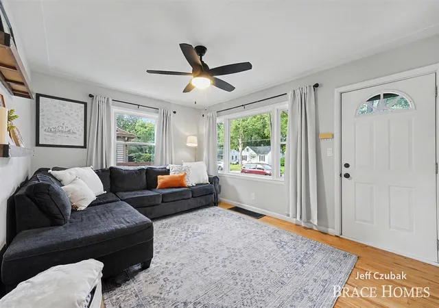 Photo 3 of Single family home for sale at 1344 Mayfield Ave, Grand Rapids, MI 49505 | MLS# 70557837 | Listing updated on 2026-09-15