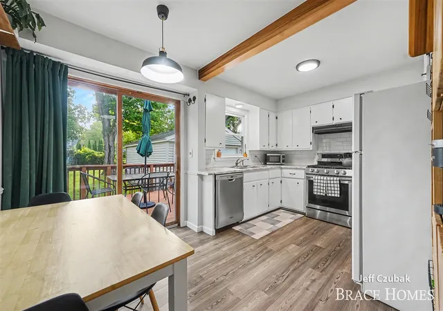 Photo 4 of Single family home for sale at 1344 Mayfield Ave, Grand Rapids, MI 49505 | MLS# 70557837 | Listing updated on 2026-09-15