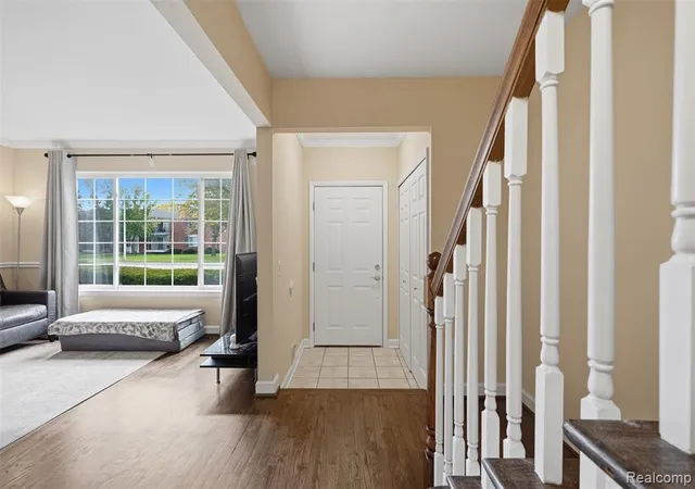 Photo 3 of Condo for sale at 429 Fox Hills Dr, Bloomfield Hills, MI 48304 | MLS# 61037822 | Listing updated on 2026-10-18