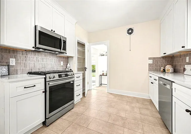 Photo 2 of Sale Pending at 9560 Bailey Dr, Ada, MI 49301 | MLS# 70564170 | Listing updated on 2026-10-17